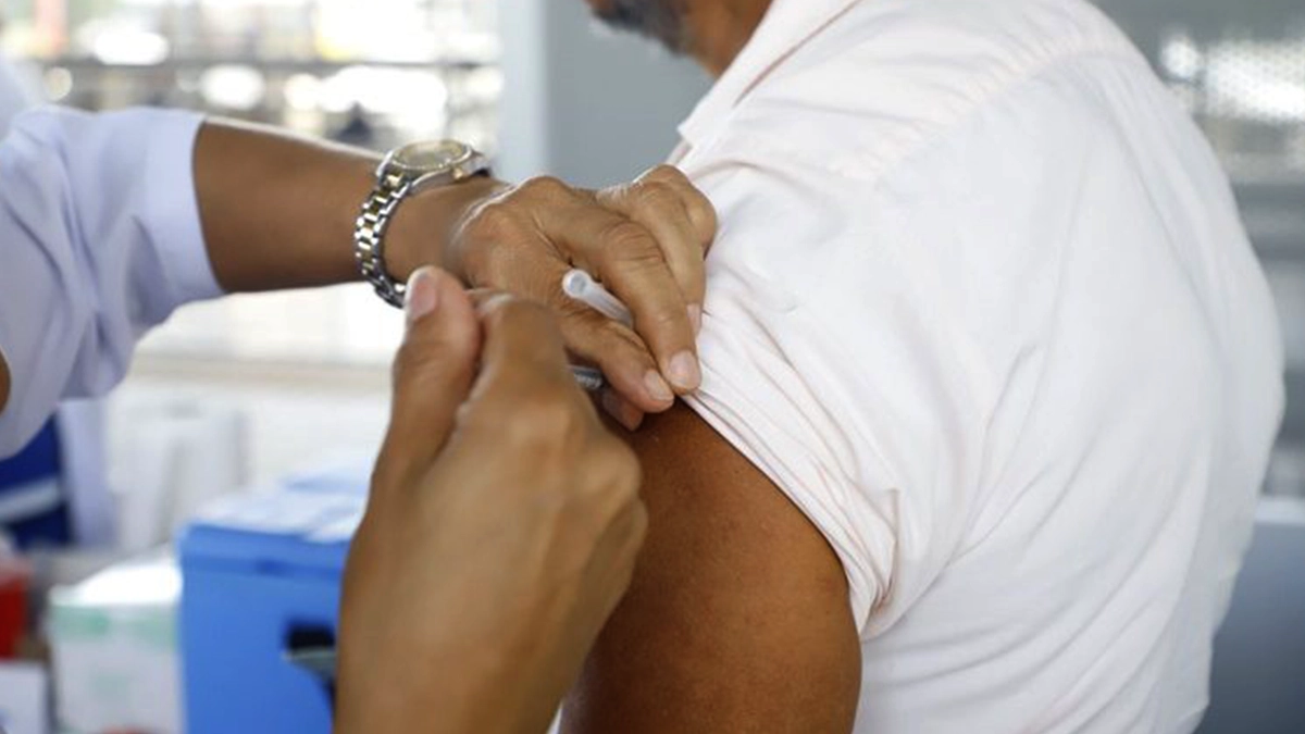 Autoridades llaman a completar esquemas de vacunación ante aumento de influenza