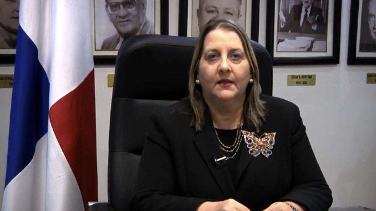 Asamblea Aprueba Informe de Minoría y Elige a Ángela Russo Como Defensora del Pueblo